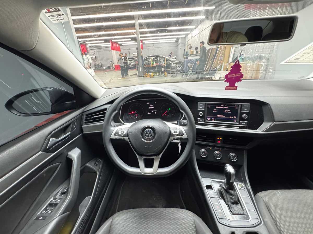 2019 Volkswagen Jetta SE R-Line photo 24