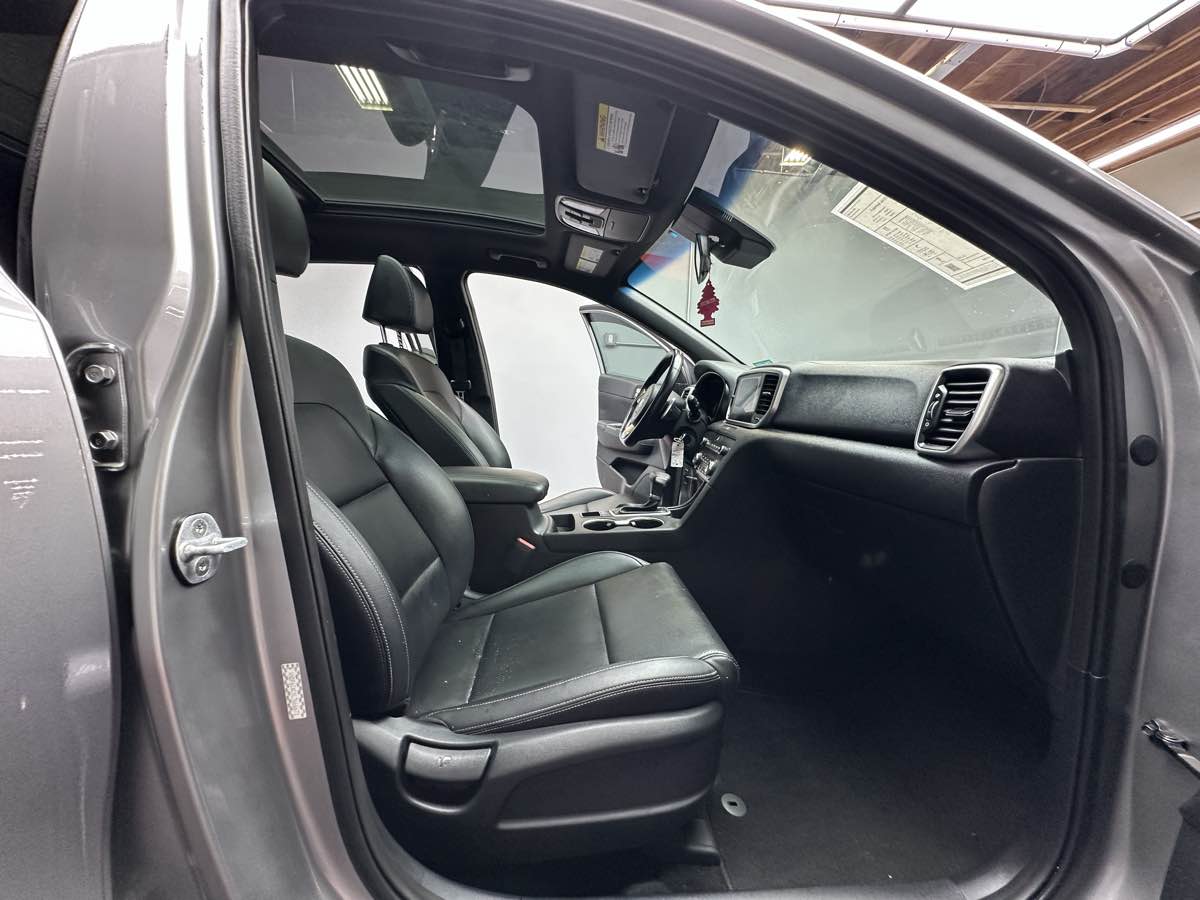 2020 Kia Sportage S photo 18