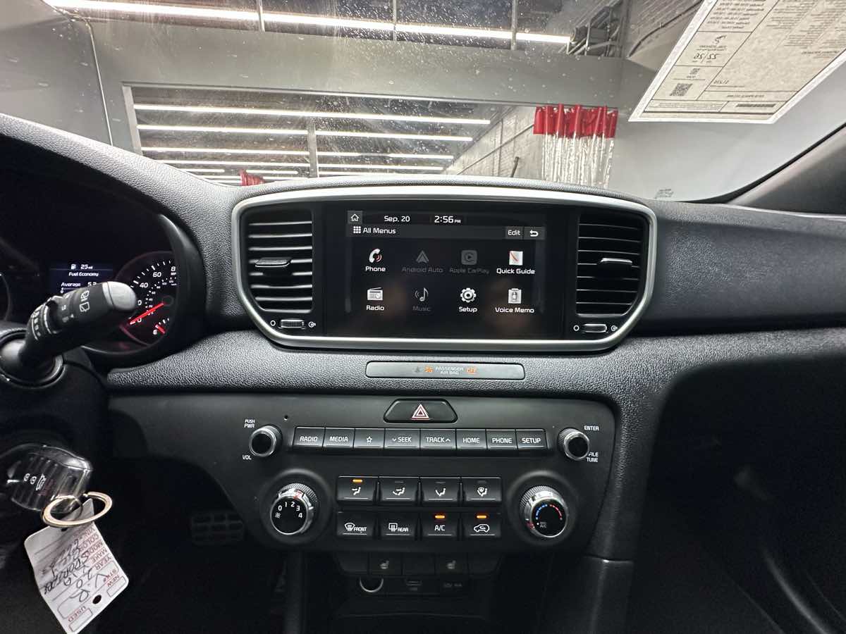 2020 Kia Sportage S photo 26
