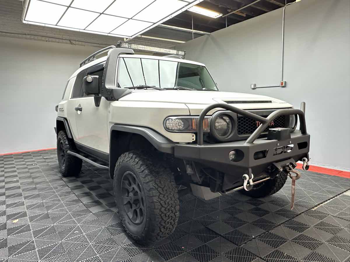 2012 Toyota FJ Cruiser Base photo 6