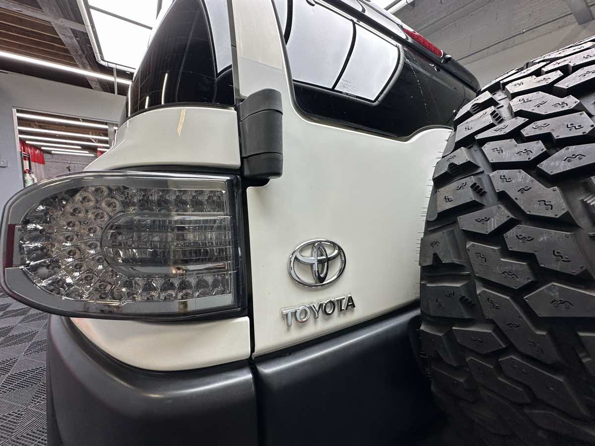 2012 Toyota FJ Cruiser Base photo 9