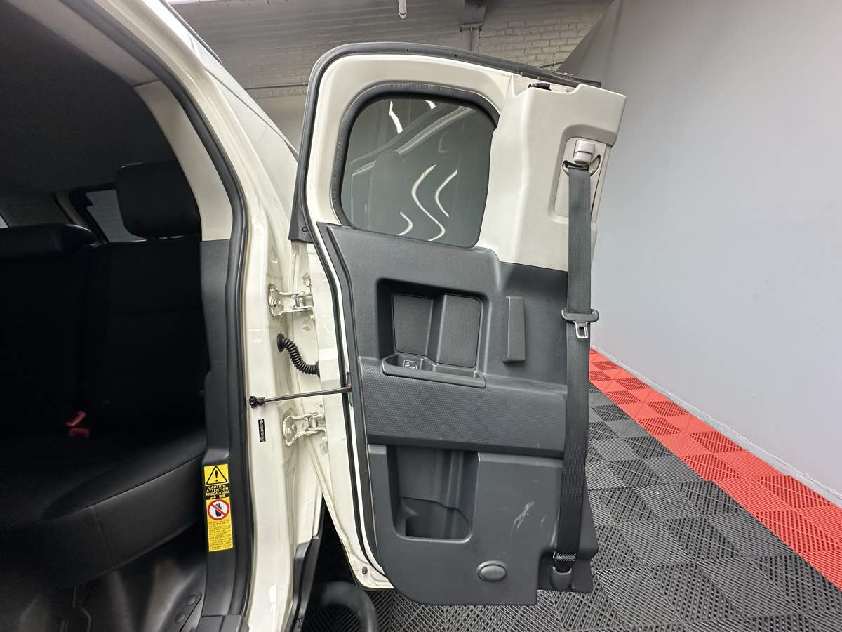 2012 Toyota FJ Cruiser Base photo 13