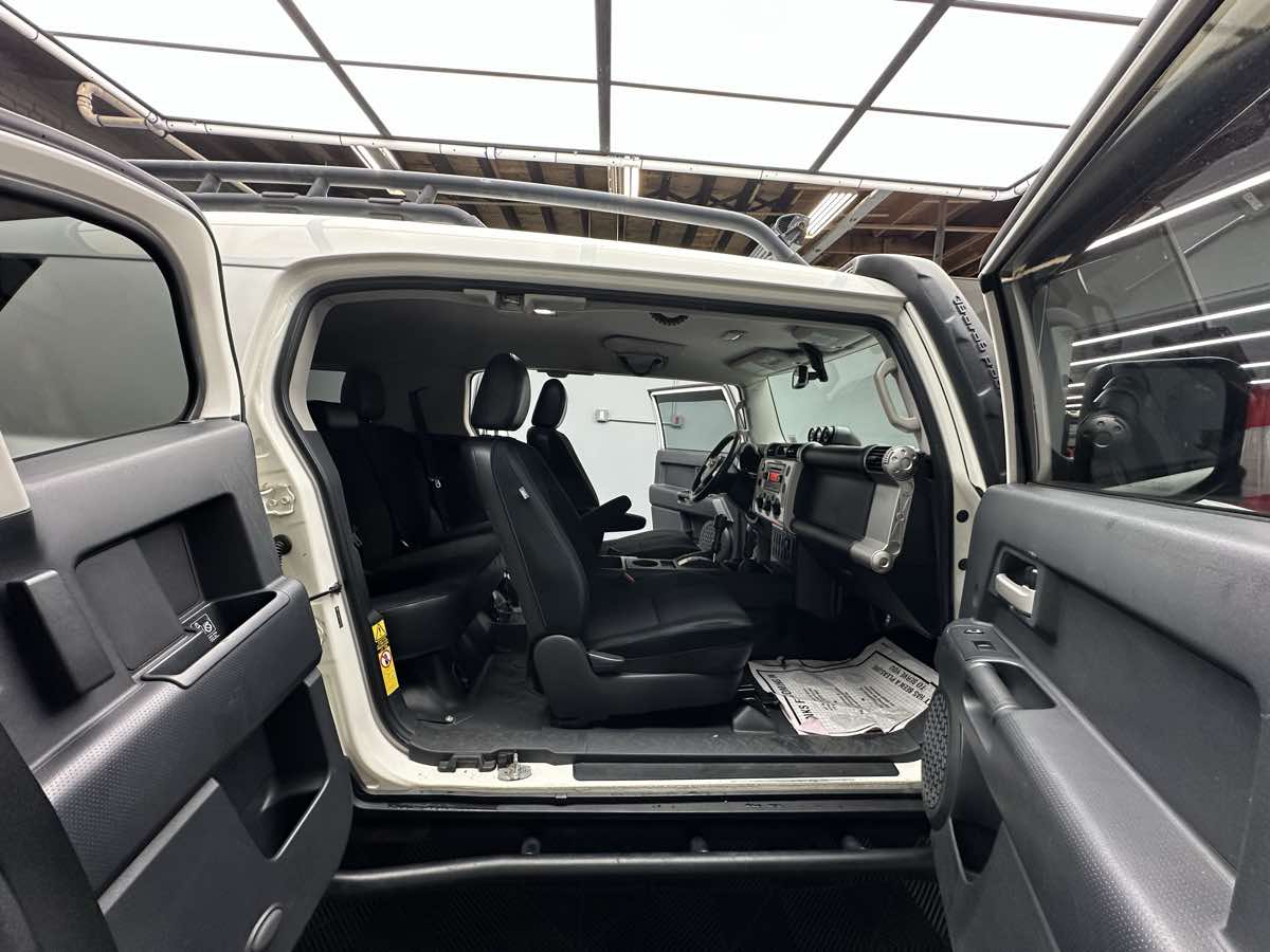 2012 Toyota FJ Cruiser Base photo 15