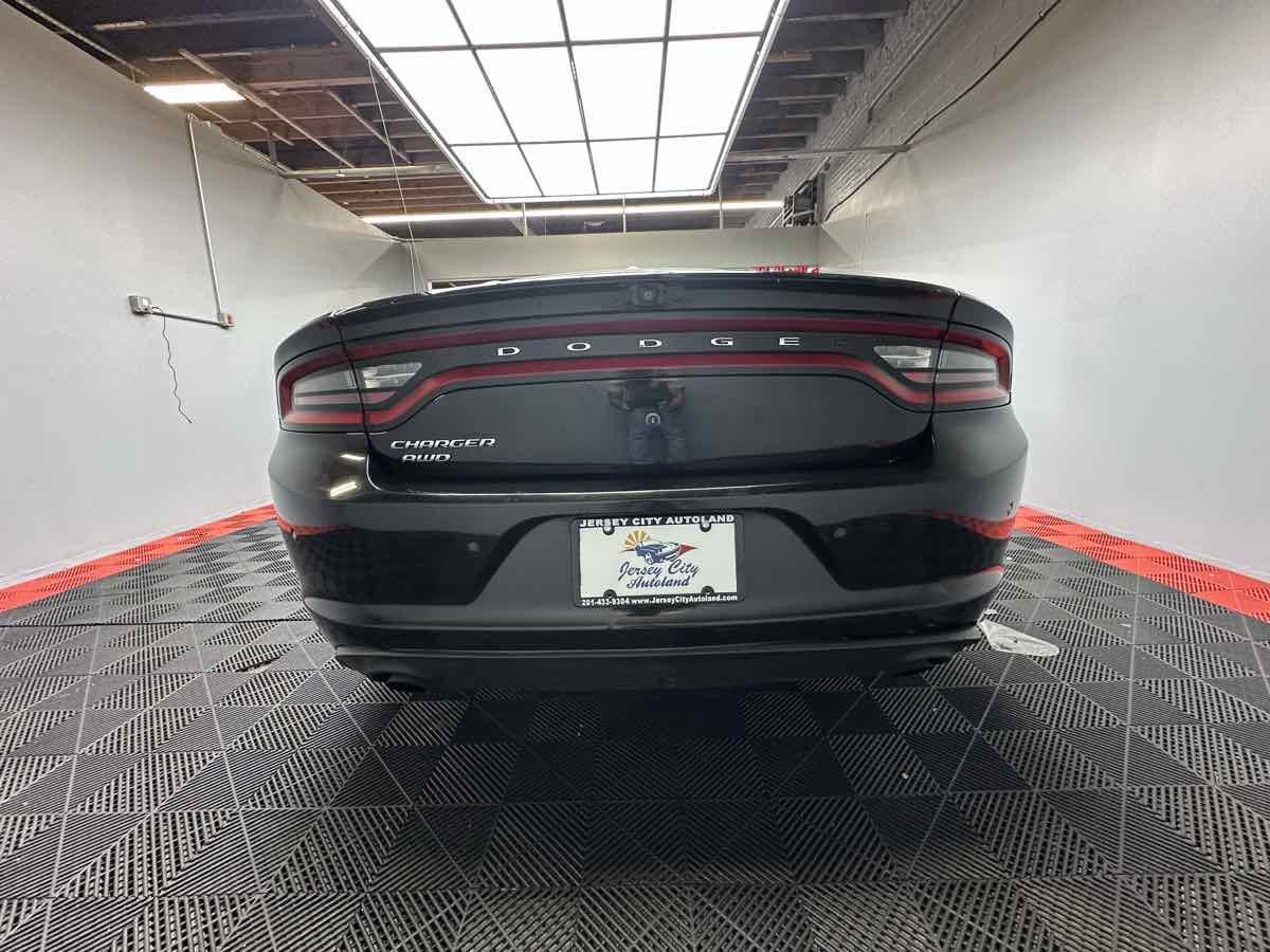 2019 Dodge Charger photo 4