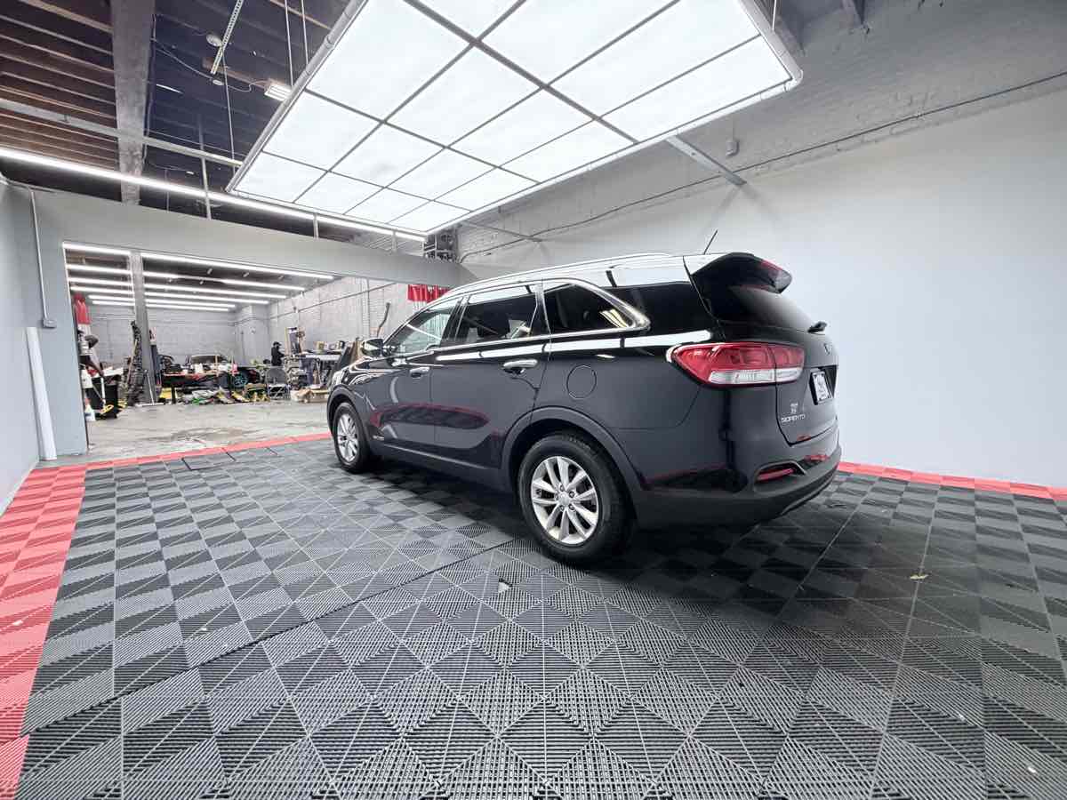 2017 Kia Sorento LX V6 photo 4