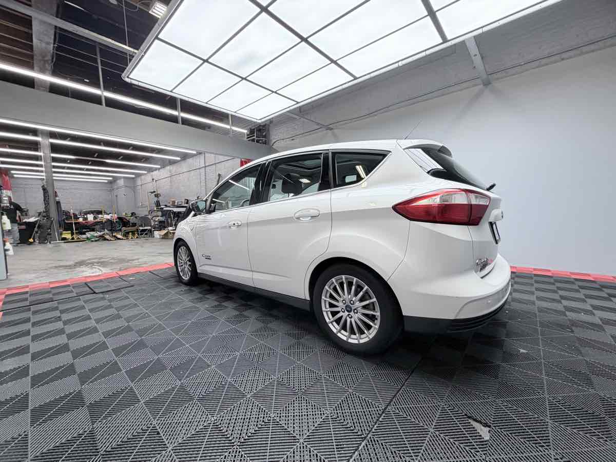 2013 Ford C-Max Energi SEL photo 3