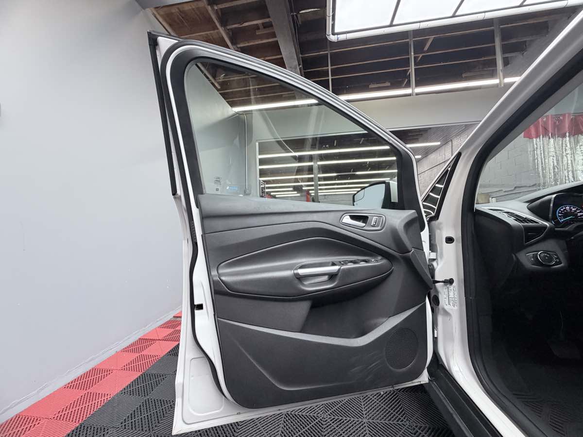 2013 Ford C-Max Energi SEL - Photo 18