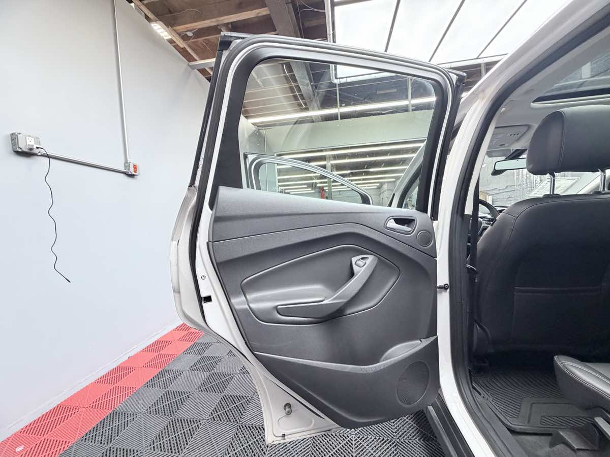 2013 Ford C-Max Energi SEL - Photo 19
