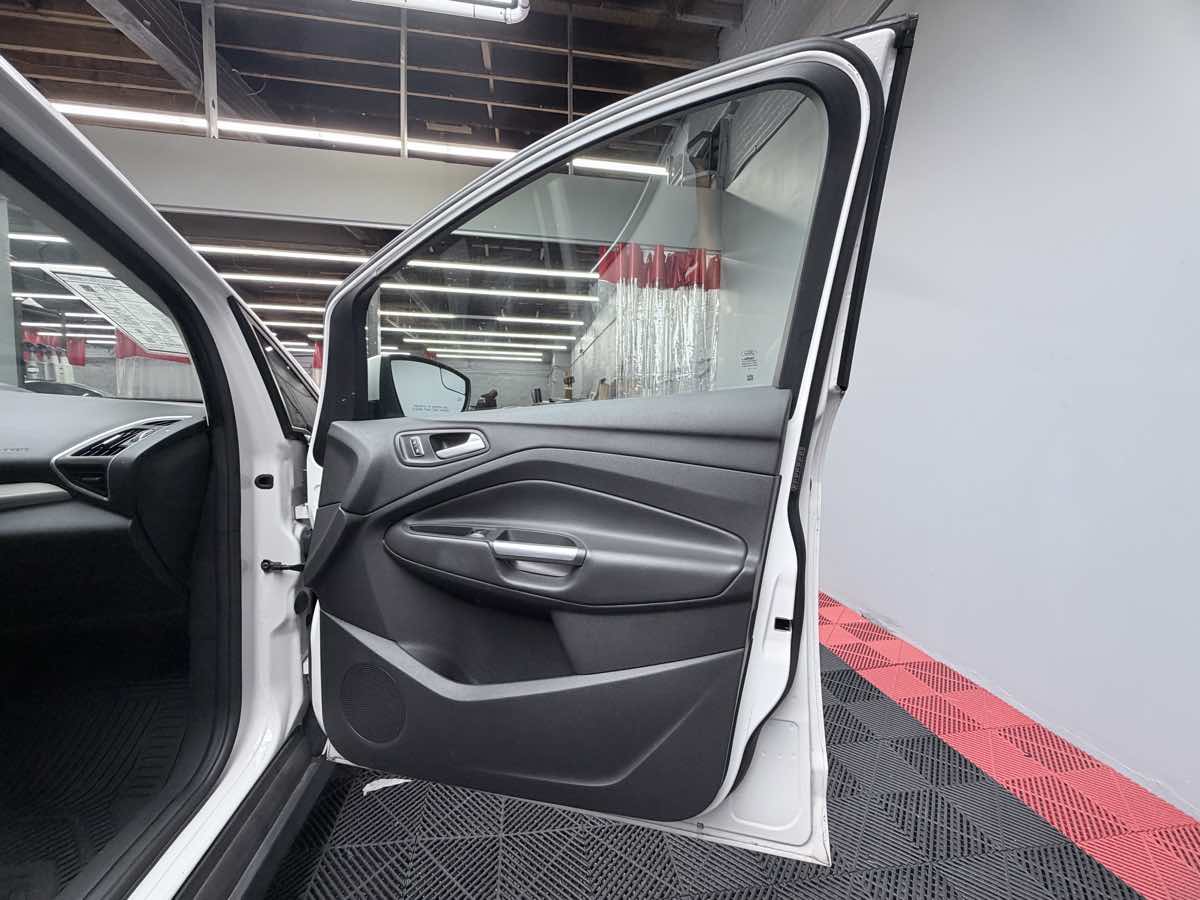 2013 Ford C-Max Energi SEL - Photo 20