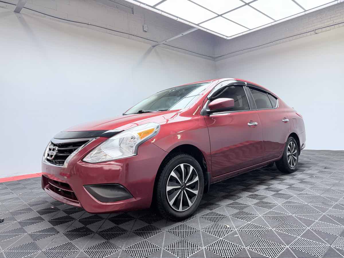 2017 Nissan Versa Sedan SV photo 3