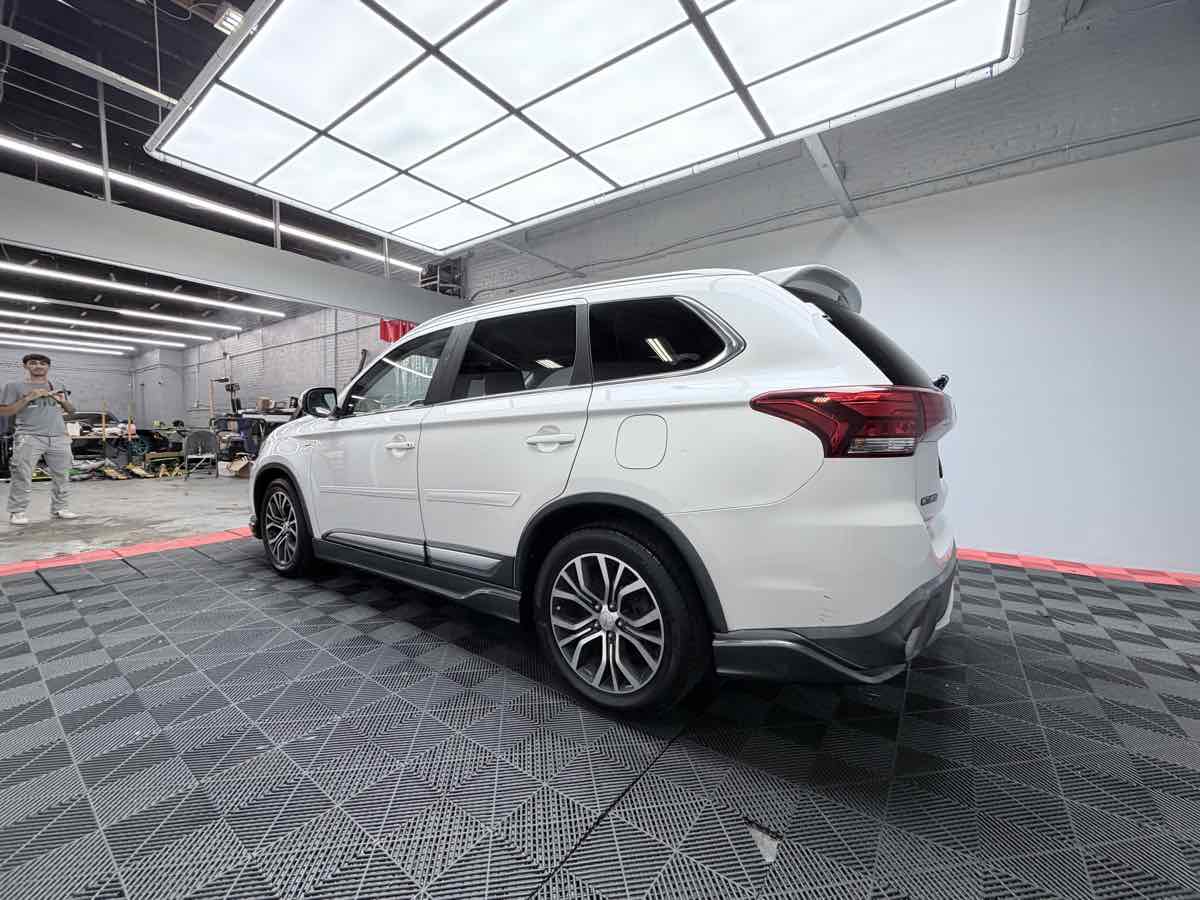 2018 Mitsubishi Outlander GT S-AWC photo 4