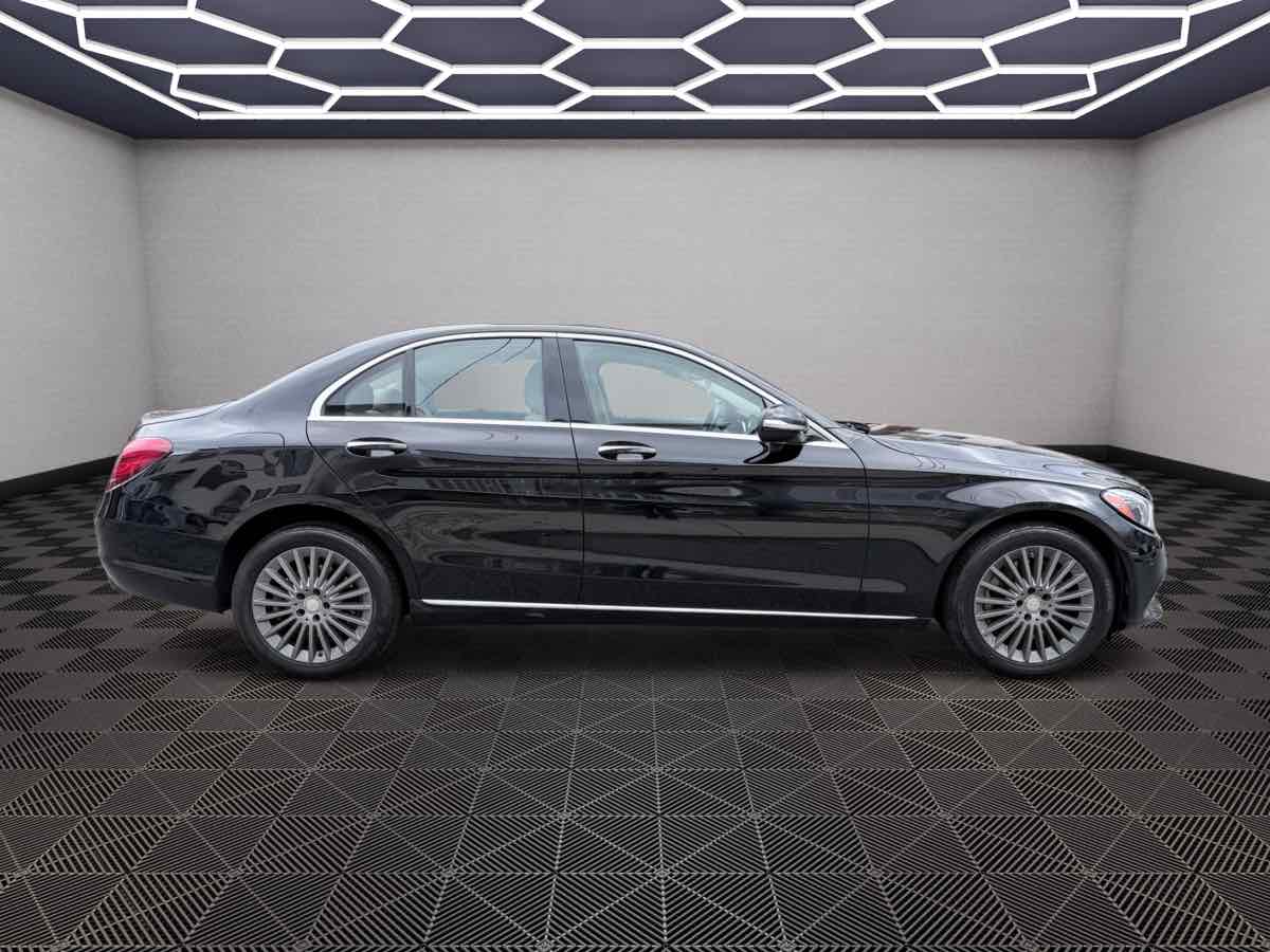 2015 Mercedes Benz C 300 4MATIC Sedan photo 4