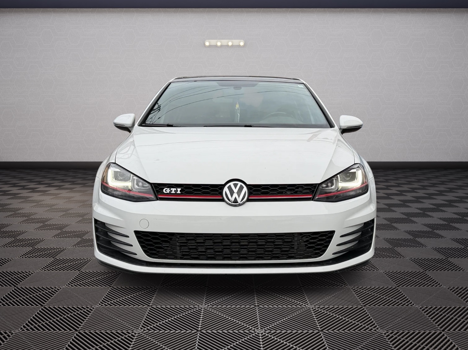 2016 Volkswagen Golf GTI Base SE Autobahn photo 2