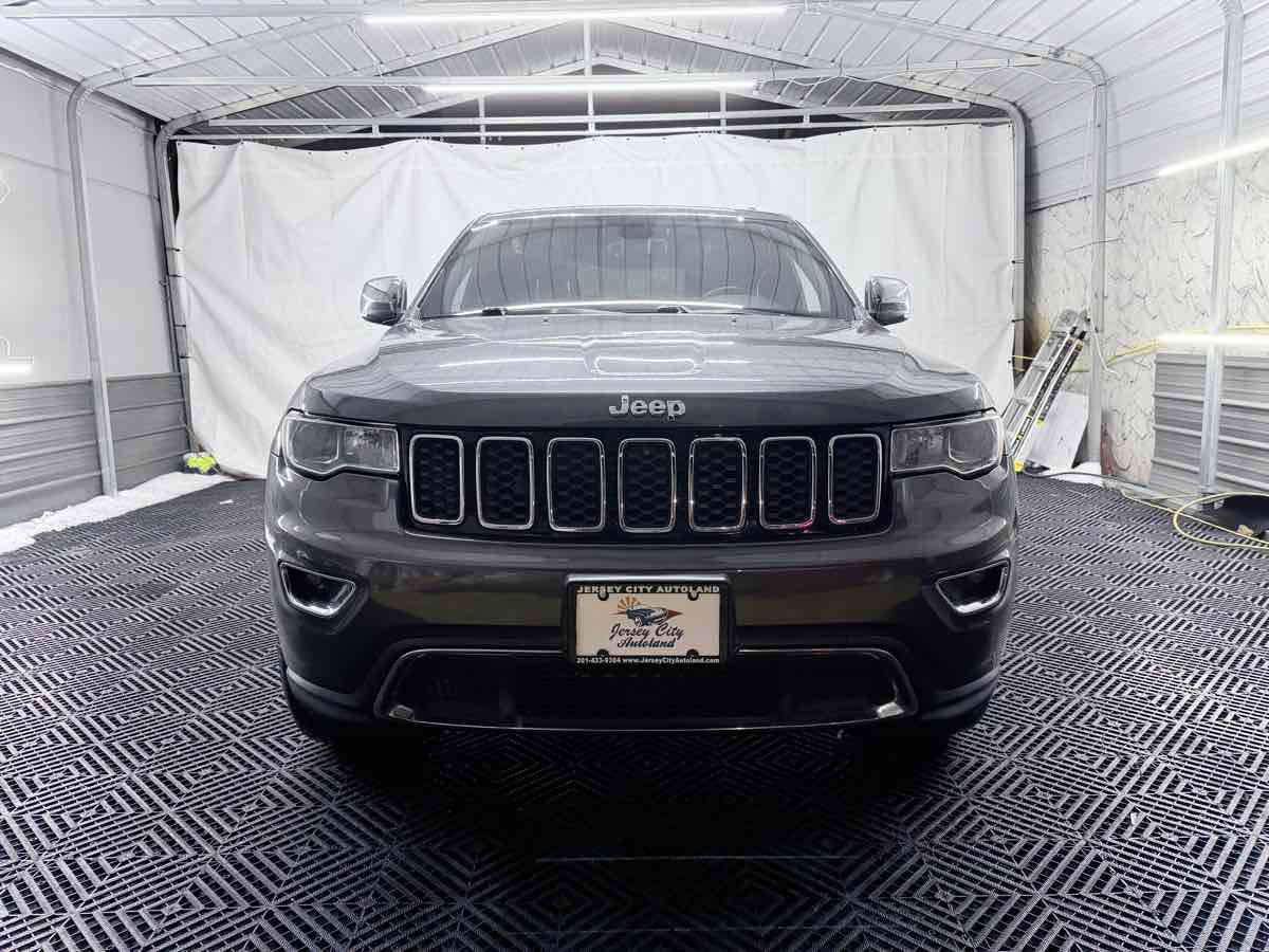 View vehicle photo 2