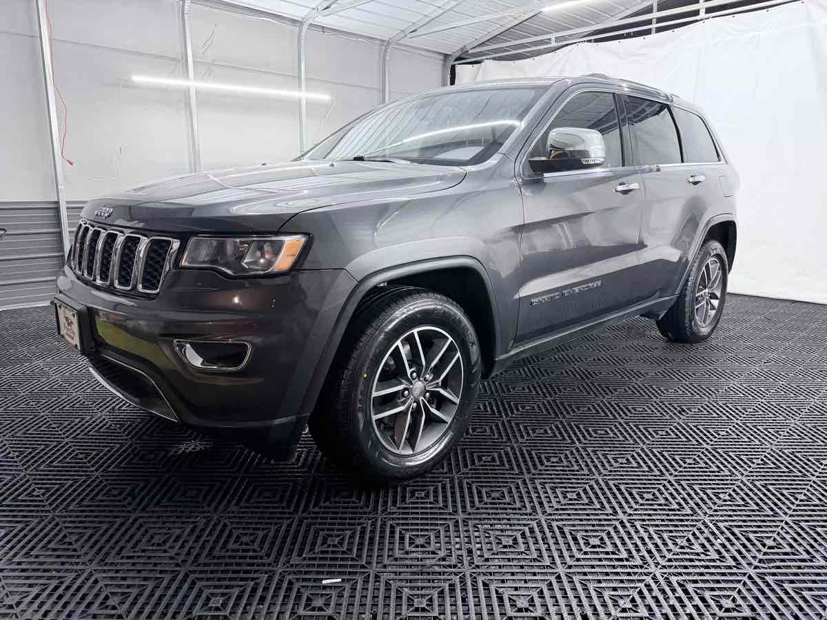 View vehicle photo 3