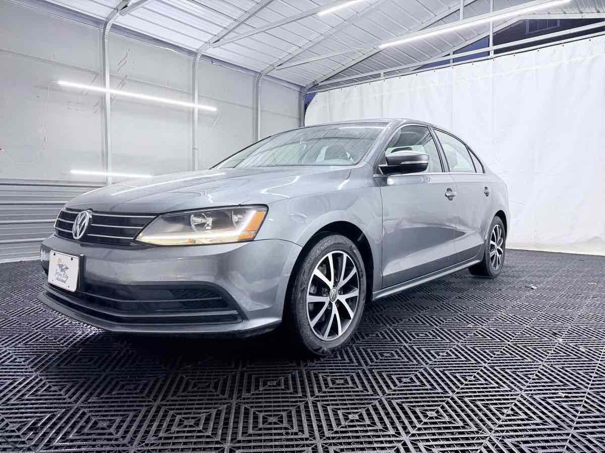 2017 Volkswagen Jetta SE - Photo 3