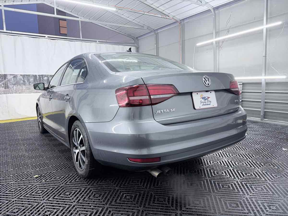 2017 Volkswagen Jetta SE - Photo 5