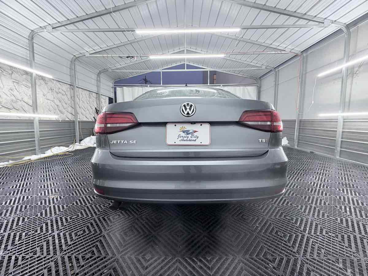 2017 Volkswagen Jetta SE - Photo 6