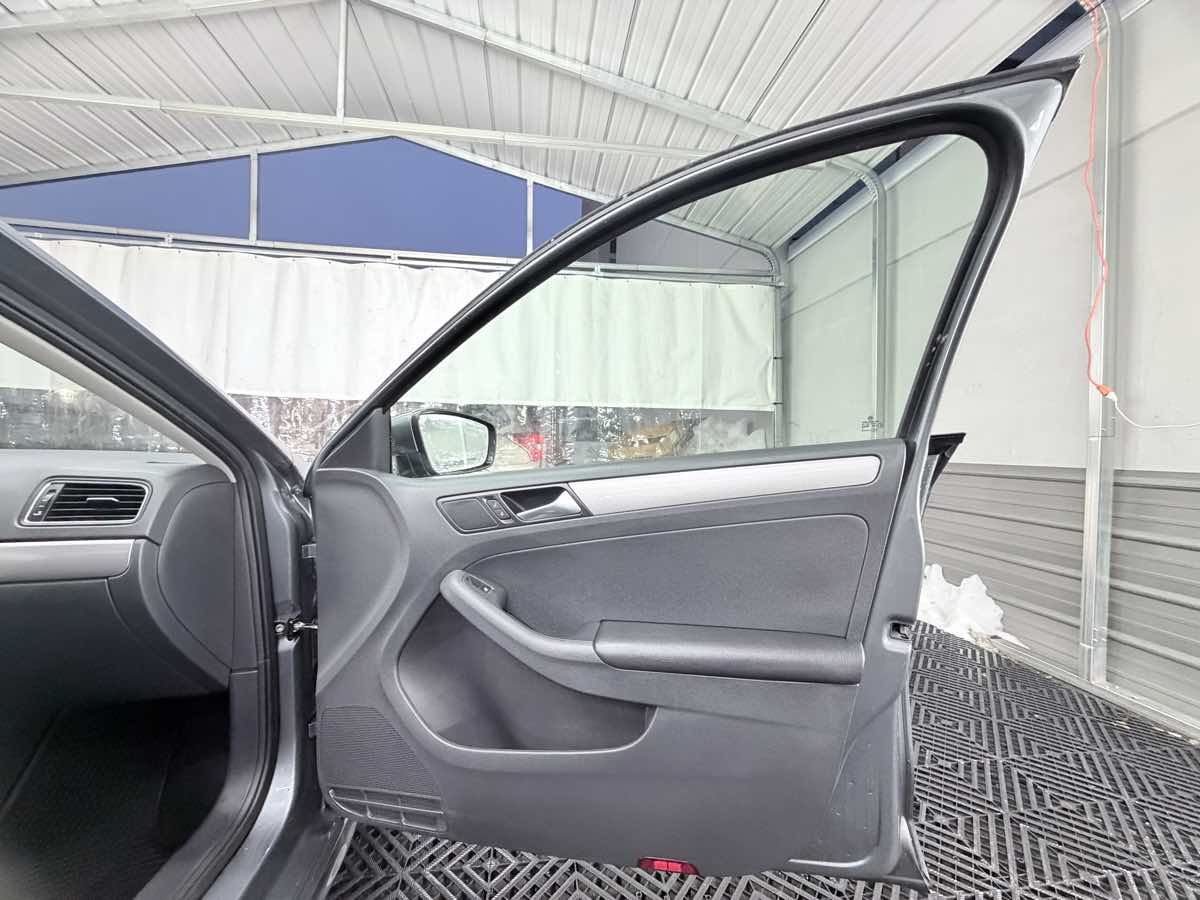 2017 Volkswagen Jetta SE - Photo 17