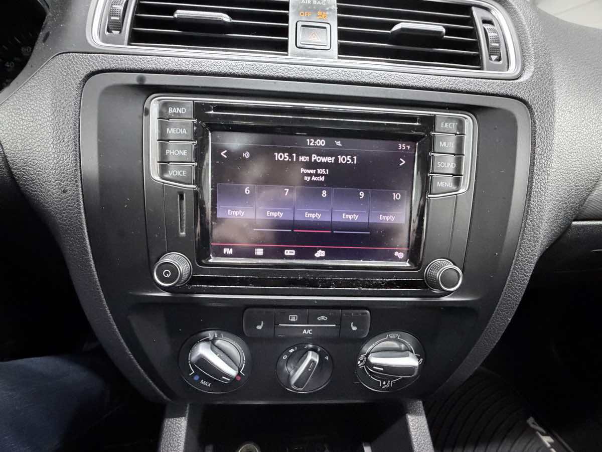2017 Volkswagen Jetta SE - Photo 27