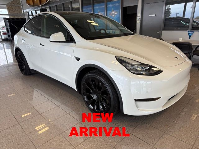 2022 Tesla Model Y Long Range w/ 3rd Row Seat