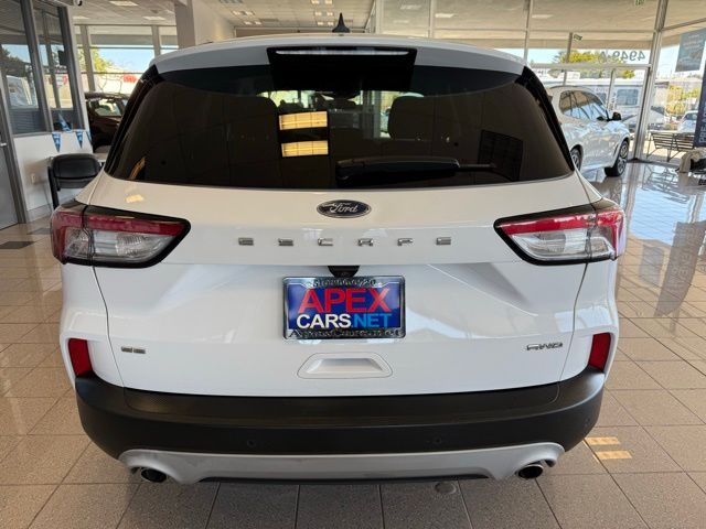 2022 Ford Escape SE photo 4