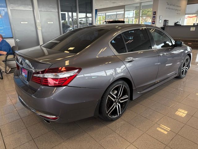 2017 Honda Accord Sport photo 3