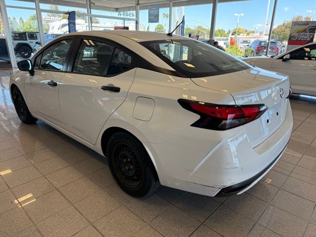 2021 Nissan Versa 1.6 S photo 5