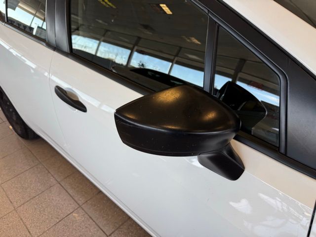 2021 Nissan Versa 1.6 S photo 10