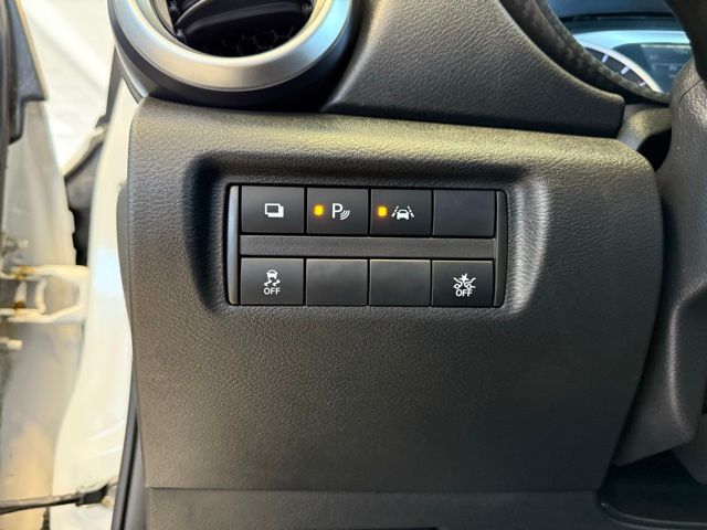 2021 Nissan Versa 1.6 S photo 17