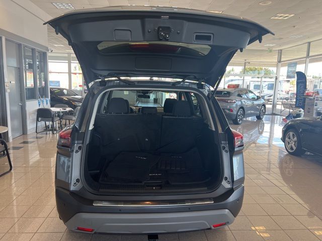 2021 Nissan Rogue SV photo 10