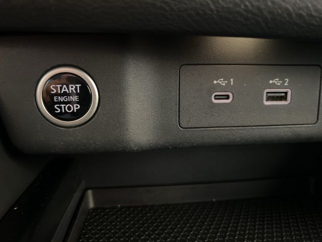 2021 Nissan Rogue SV photo 28