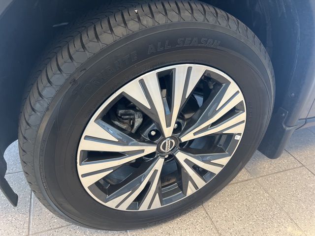 2021 Nissan Rogue SV photo 32