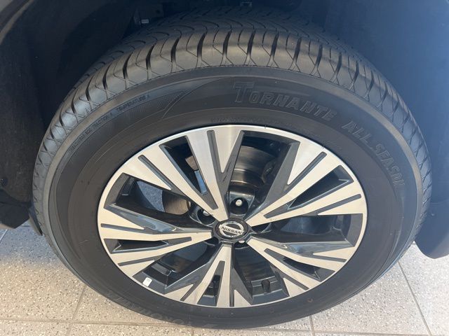 2021 Nissan Rogue SV photo 33