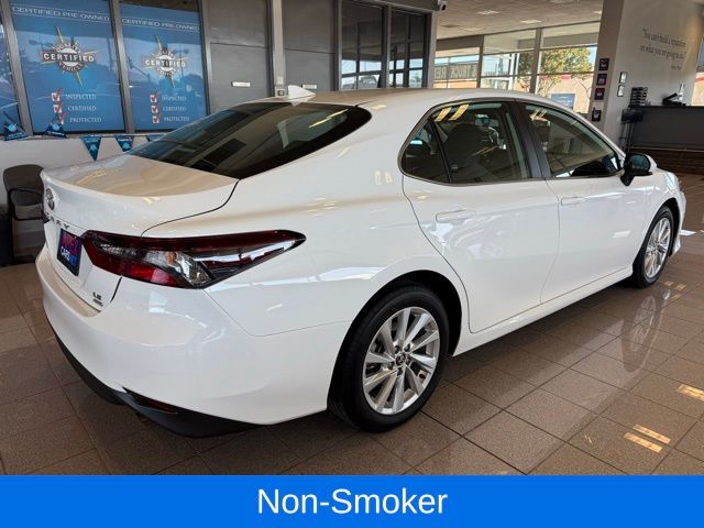 2023 Toyota Camry LE photo 3