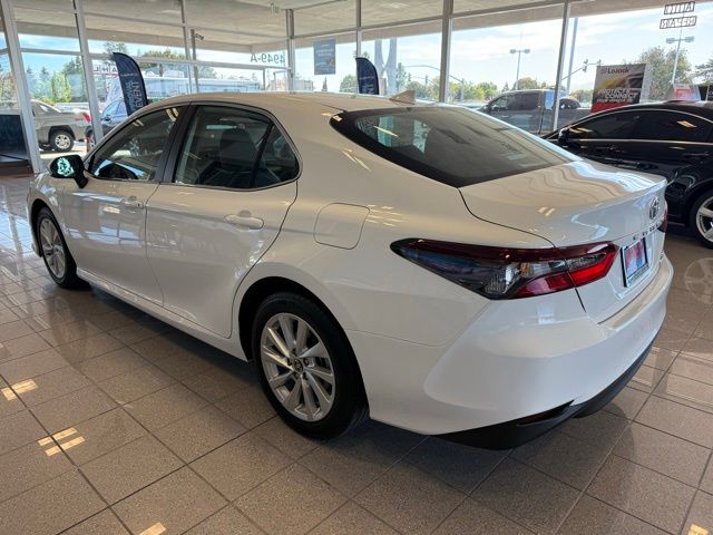 2023 Toyota Camry LE photo 5