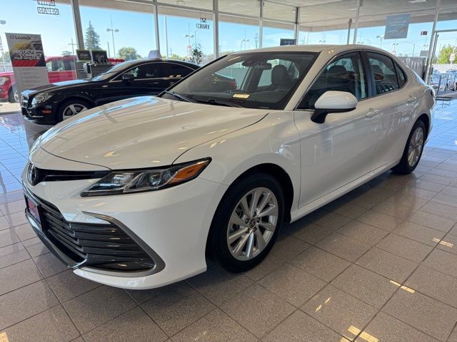 2023 Toyota Camry LE photo 6