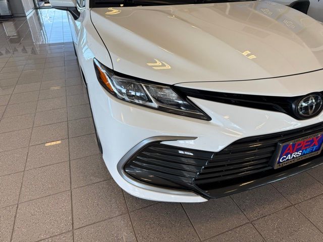 2023 Toyota Camry LE photo 8