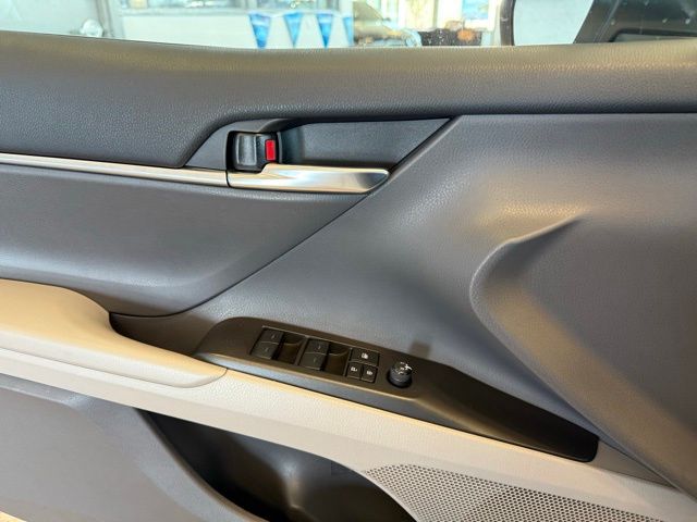 2023 Toyota Camry LE photo 19