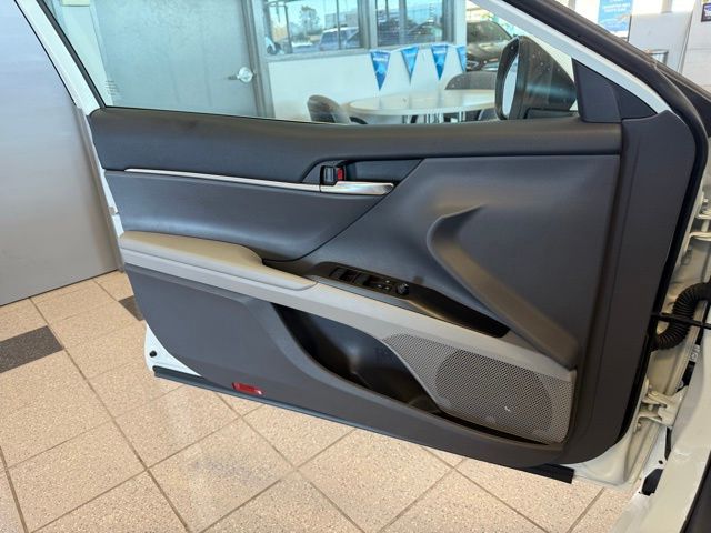 2023 Toyota Camry LE photo 20