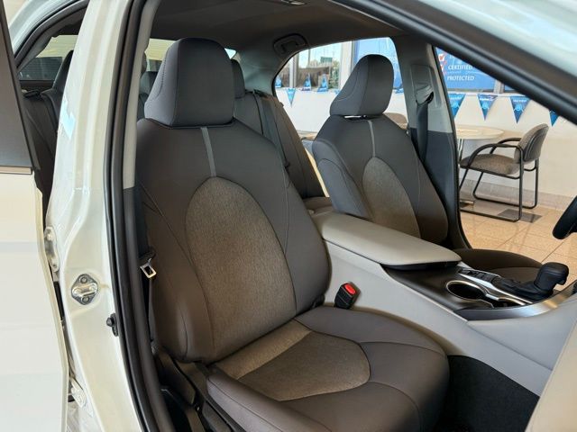 2023 Toyota Camry LE photo 25