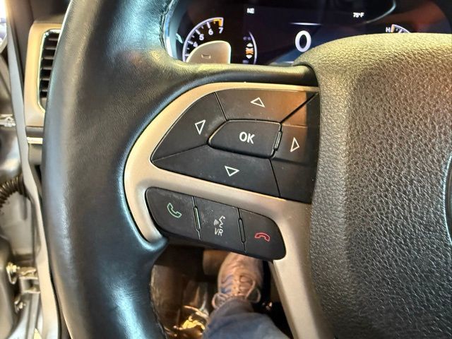 2015 Jeep Grand Cherokee Limited photo 17