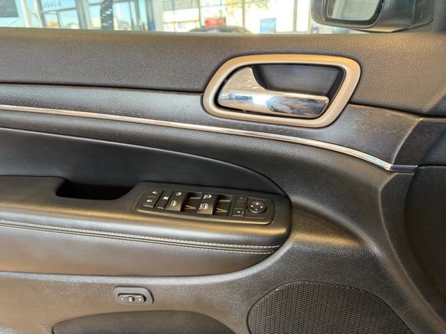 2015 Jeep Grand Cherokee Limited photo 18