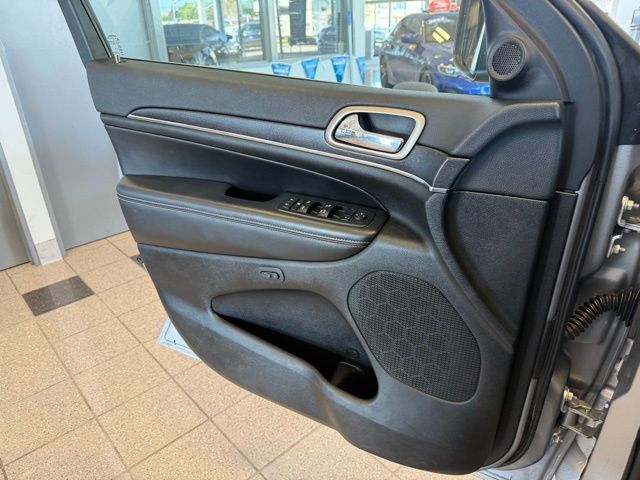 2015 Jeep Grand Cherokee Limited photo 19