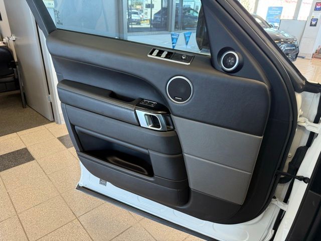 2018 Land Rover Range Rover Sport HSE Dynamic photo 18