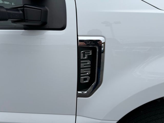 2021 Ford F-250 XL photo 13