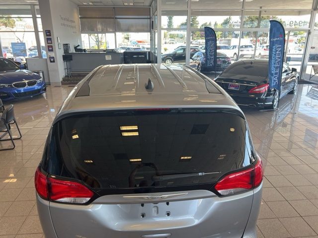 2021 Chrysler Voyager LX photo 7