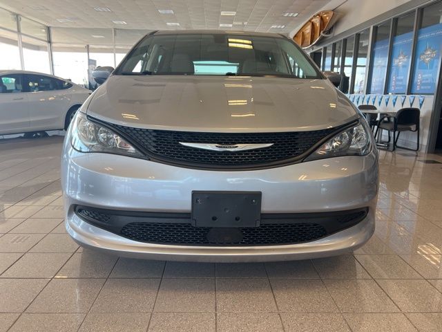 2021 Chrysler Voyager LX photo 14