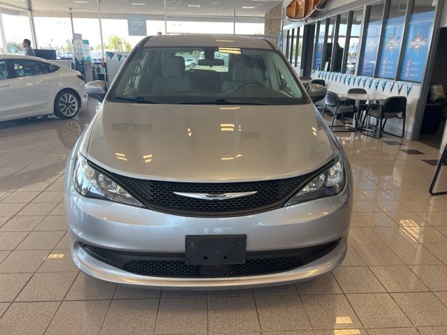 2021 Chrysler Voyager LX photo 15