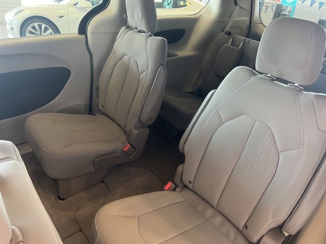 2021 Chrysler Voyager LX photo 17